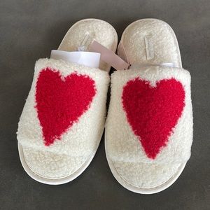 BRAND NEW Victoria’s Secret Sherpa Slide Slippers